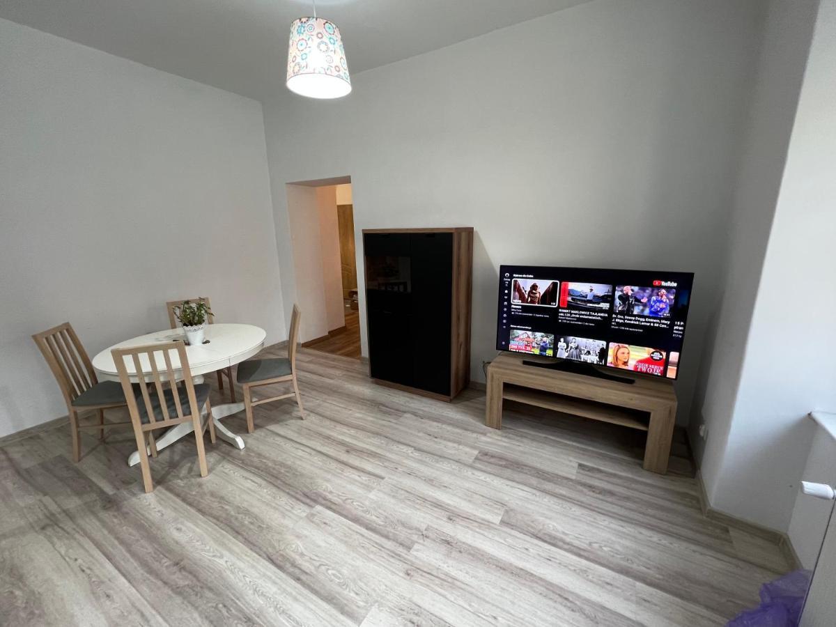 شقة Apartament 3 Pokojowy Z Parkingiem زابكوفيتسي سلاسكي المظهر الخارجي الصورة